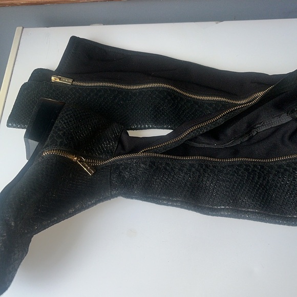 3/$15. MK Knee length leather boots 7 - Picture 5 of 8